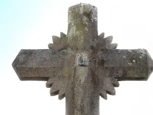 Detalle de la cruz radiante (© Jean Espirat)