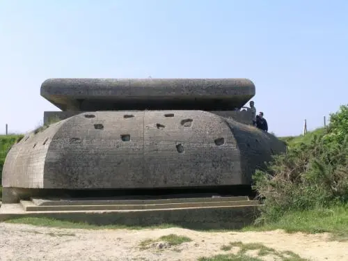 Longues-sur-Mer - Guide tourisme, vacances & week-end dans le Calvados