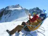 Relaxing on the deckchairs at Cloze in Luz Ardiden (© OT Luz)