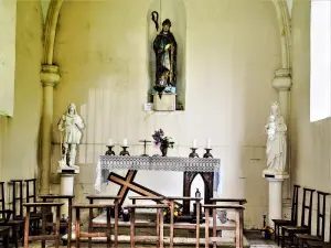 Inside the chapel Saint-Léger (© JE)