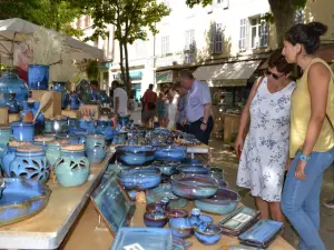 Manosque の陶工の市場