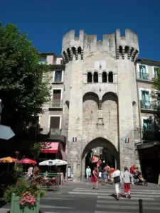 Porte médiévale, entrée du centre historique