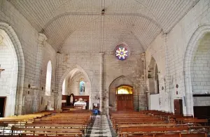 サンパルドゥー教会の内部