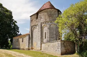 Champeaux-et-la-Chapelle-Pommier - L'église Saint-Fiacre