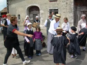 Les anciens métiers, un défilé pour la fête de Marigny