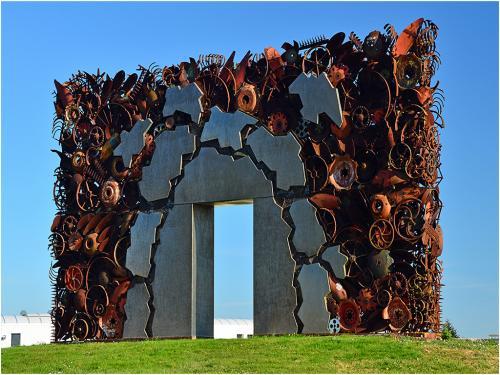 Marmande - Porte du Temps... Sculpture de Jean-Pierre Dall'Anese (© Alain Chopin)
