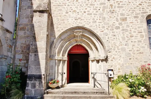 Église de Marval - Monument à Marval