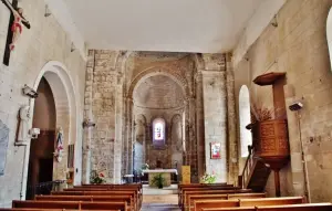 L'intérieur de l'église Saint-Amand