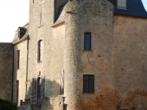 Замок Маскла - фасад 15 века