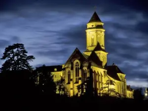 Die Abteikirche von Saint-Florent-le-Vieil