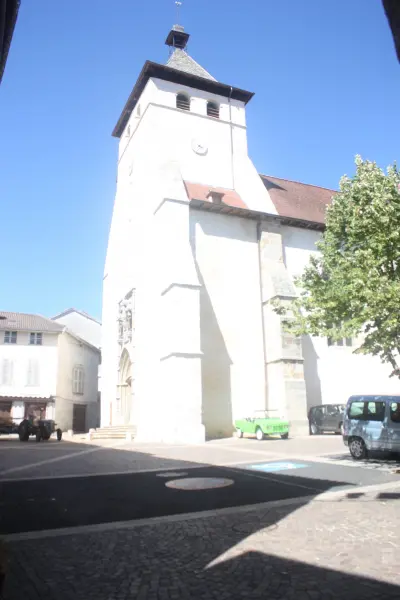 Kirche Saint-Césaire - Monument in Maurs