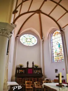 Interieur van de kerk Saint-Amand