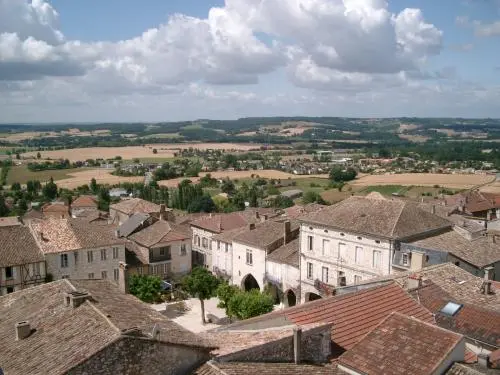 Monflanquin view of the church