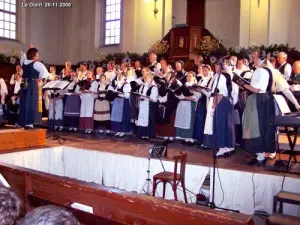 Die Diairi, regionaler Volkschor (© Jean Espirat)