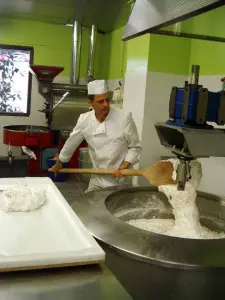 Fábrica de turrones del Palacio de los Dulces y el Turrón