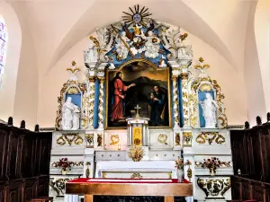 Hoogaltaar en altaarstuk - Kerk van Montperreux (© JE)