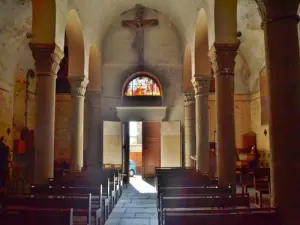 Dentro de la iglesia