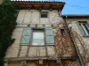 Les ruelles et les placettes avec les maisons typiques, à colombages