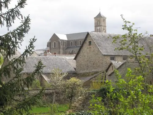 Montsûrs - Guía turismo, vacaciones y fines de semana en Mayenne