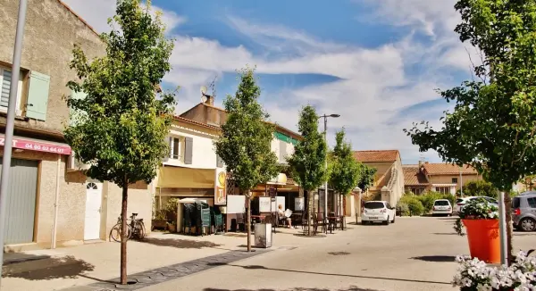 Morières-lès-Avignon - Guide tourisme, vacances & week-end dans le Vaucluse