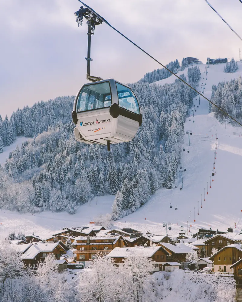 Morzine - Télécabine Super-Morzine et village de Morzine