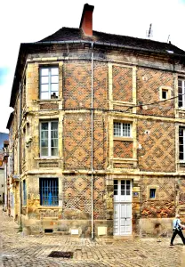 Casa com paredes de tijolo (© J.E)