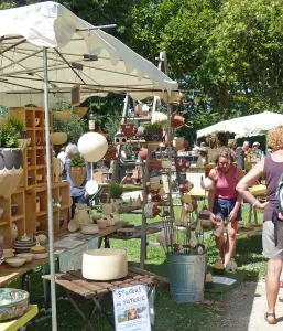 Mercado de la cerámica de Mouriès