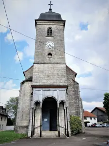 Portal und Glockenturm der Kirche Saint-Valère (© J.E)