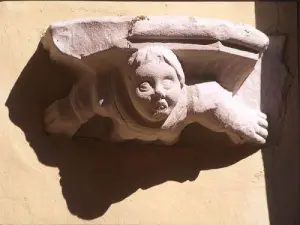 Détail de sculpture (© Maison Carrée)