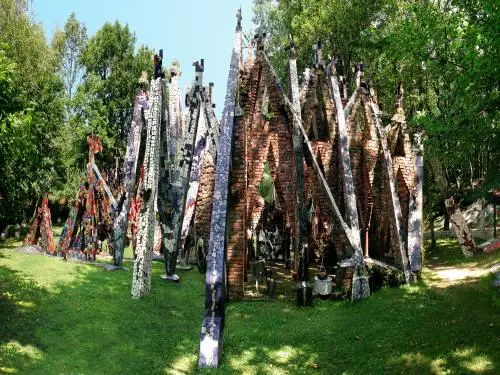 Kathedrale von Jean Linard - Monument in Neuvy-Deux-Clochers