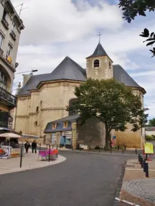 Iglesia del siglo XVII de San Pedro