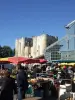 Le donjon et les halles