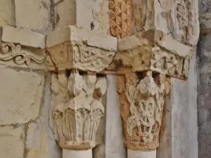 Détail du portail de l'église Notre-Dame-de-l'Assomption