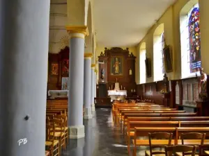 Interieur van de kerk Saint-Jean-Baptiste