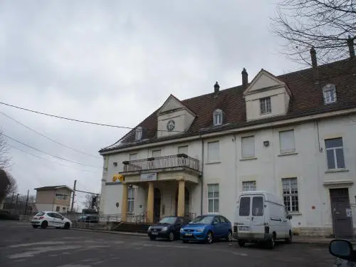 駅のNovéant - 交通機関のNovéant-sur-Moselle