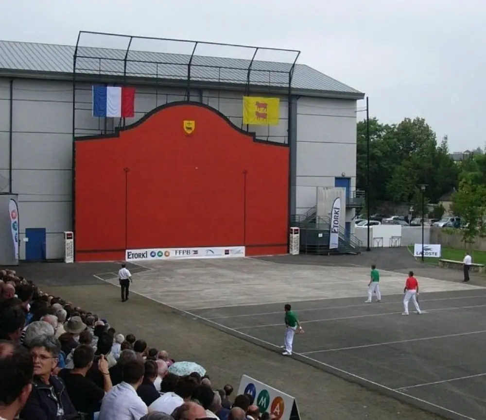 Oloron-Sainte-Marie - Pelota naar Oloron-Sainte-Marie