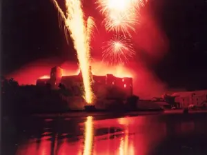 Vuurwerk op het kasteel van Pouancé