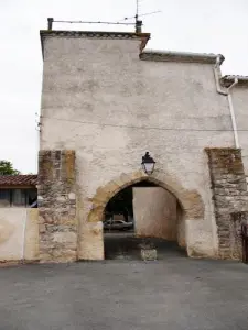 Porte du village