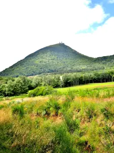 El Puy de Dôme visto desde la estación de tren panorámica (© J.E)