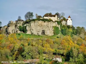 旧城堡遗址（©J.E）