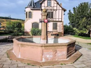 Fountain, near the church (© JE)