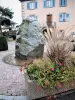 Modern fountain, behind the town hall (© J.E)