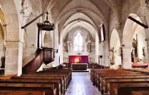 Das Innere der Kirche Saint-Hilaire