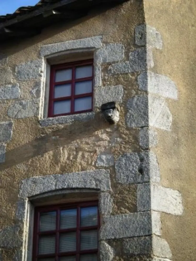 Parthenay - Au carrefour rue Vau Saint-Jacques et rue du Château
