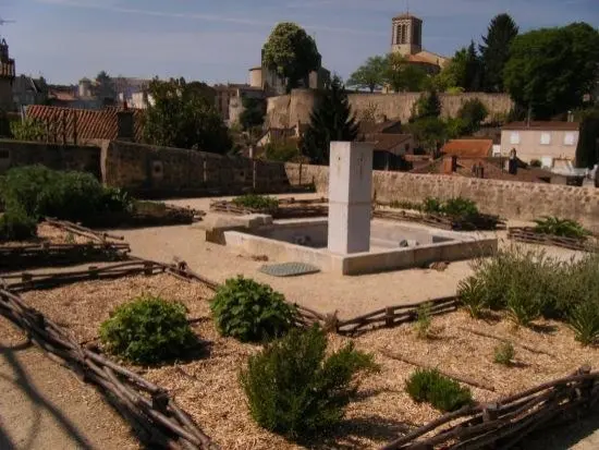 Parthenay - giardino medievale