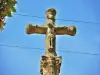 Détail de la croix du calvaire (© J.E)