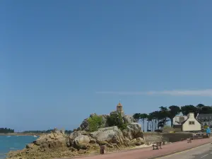 Capilla de la Virgen del Puerto-White