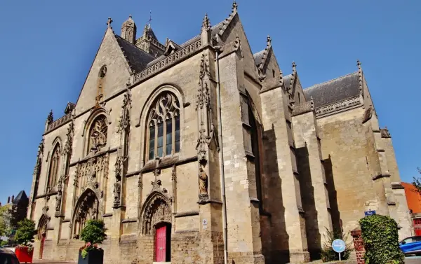 教会Saint-Jean-Baptiste - モニュメントのPéronne
