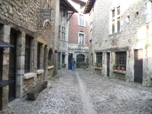 Pérouges (© Frantz)