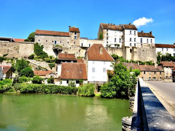 Pesmes - Gids voor toerisme, vakantie & weekend in de Haute-Saône